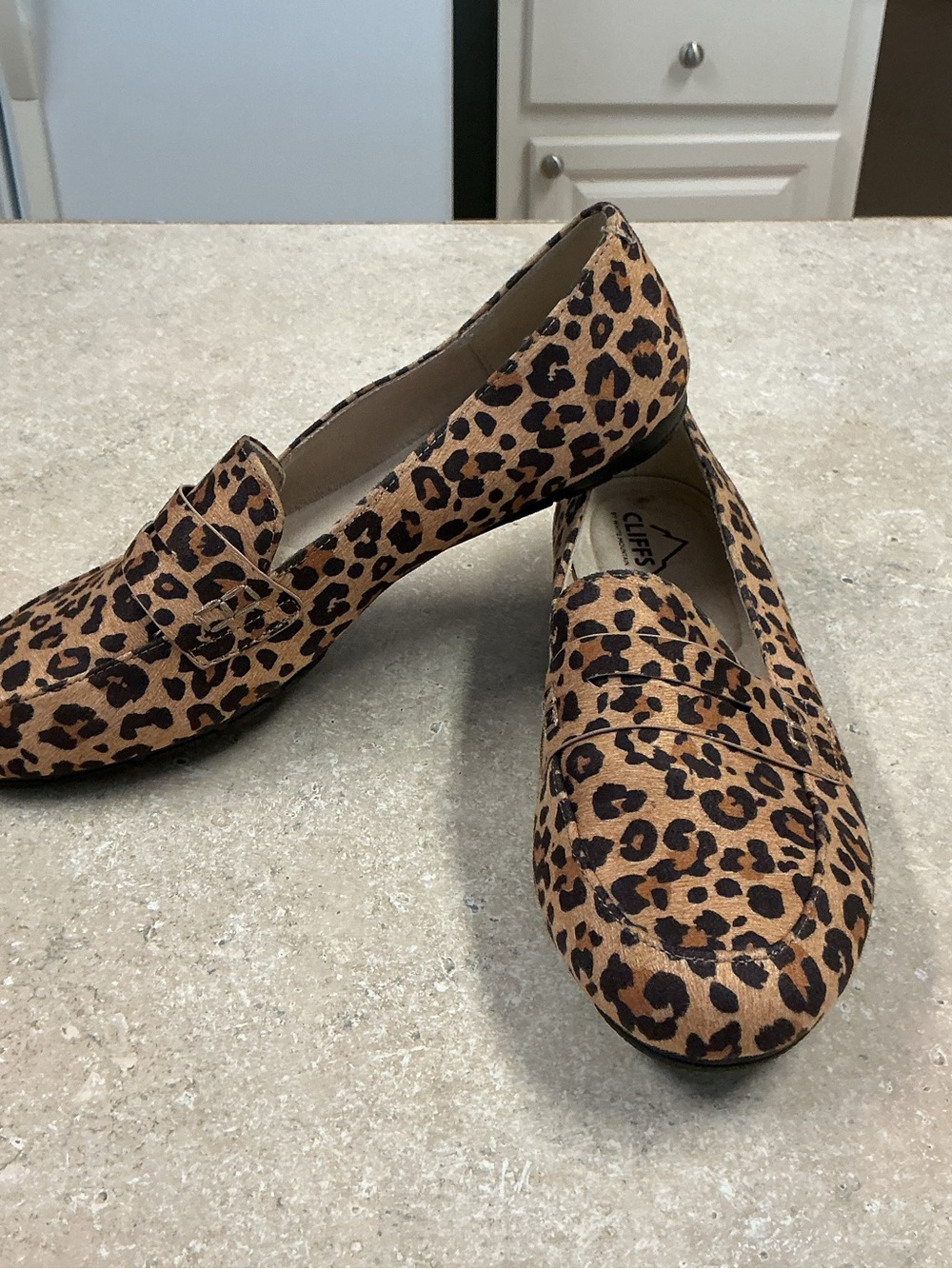 Cliffs By White Mountain Women’s SZ 7.5 Leopard Print Penny Loafers NWOB